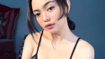 Charina F 2